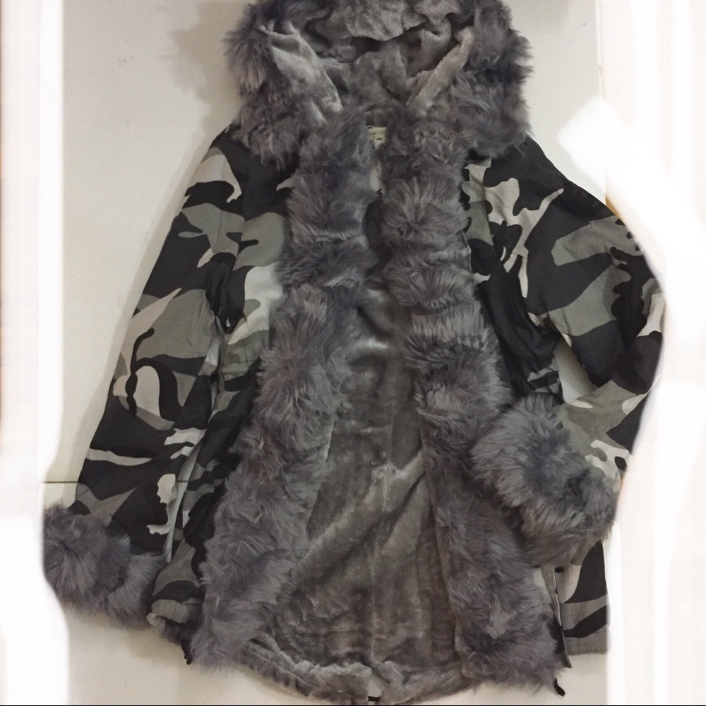 Lastā£ļøPlus NWT Hooded Fur Camo Print Coat Winter - Picture 3 of 4